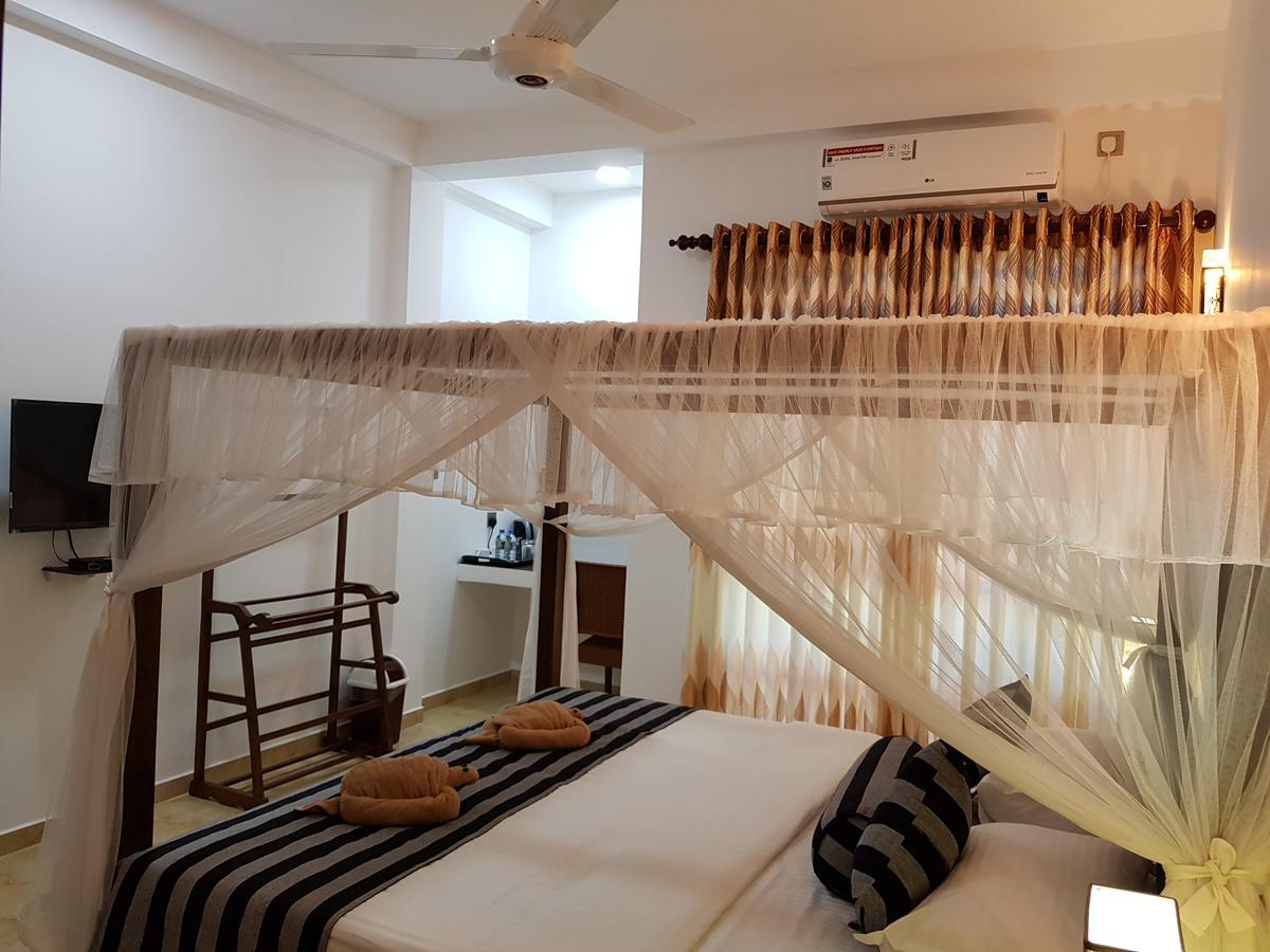 My Whales Guest House Banduramulla Esterno foto