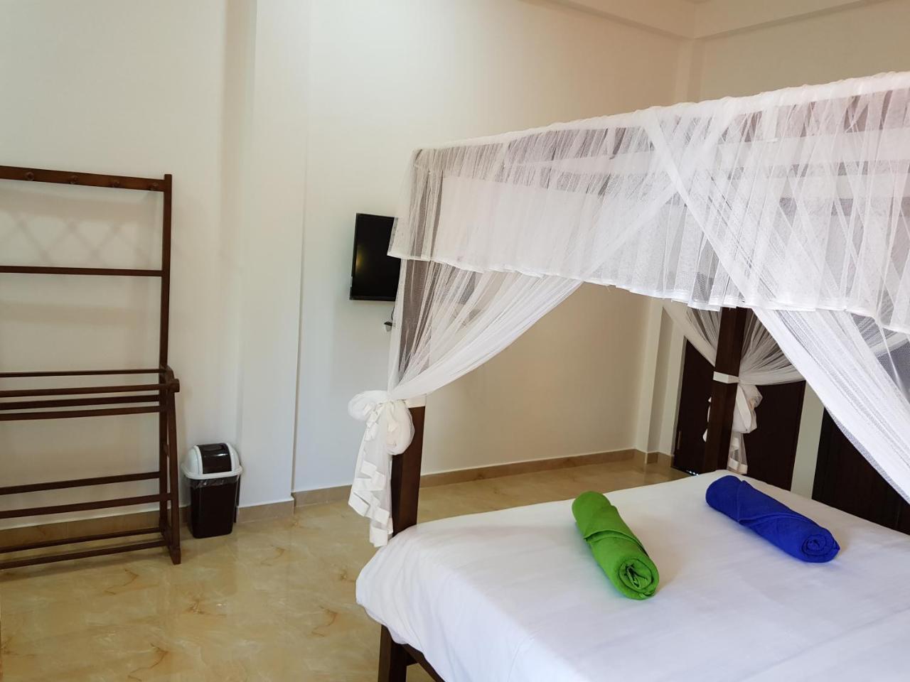 My Whales Guest House Banduramulla Esterno foto